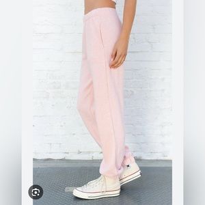 Brandy Melville Rosa sweatpants